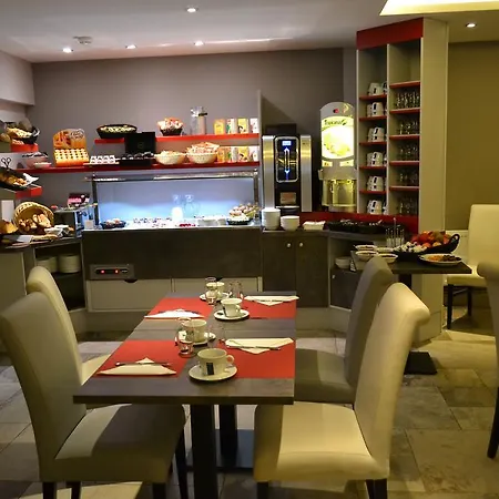 La Table De Gustave מלון