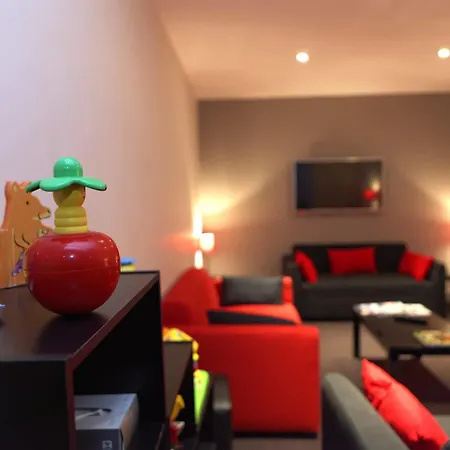 La Table De Gustave 3* אורנה